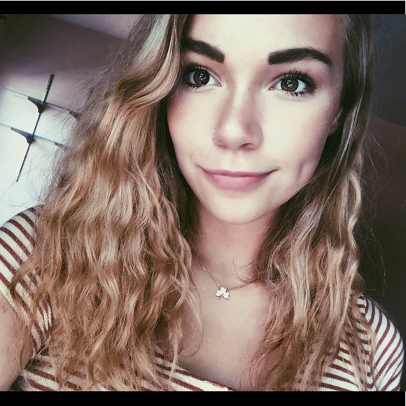 Meet your Posher, Andrea - Picture 1 of 1